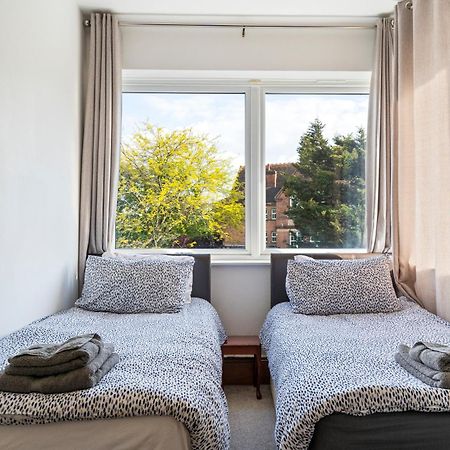 Modern 2 Bedroom Apartment In Mitcham, London Ngoại thất bức ảnh