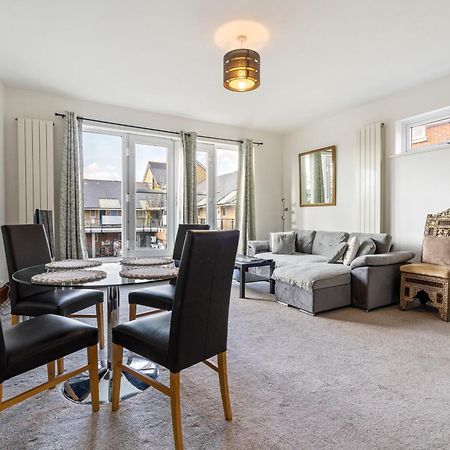 Modern 2 Bedroom Apartment In Mitcham, London Ngoại thất bức ảnh