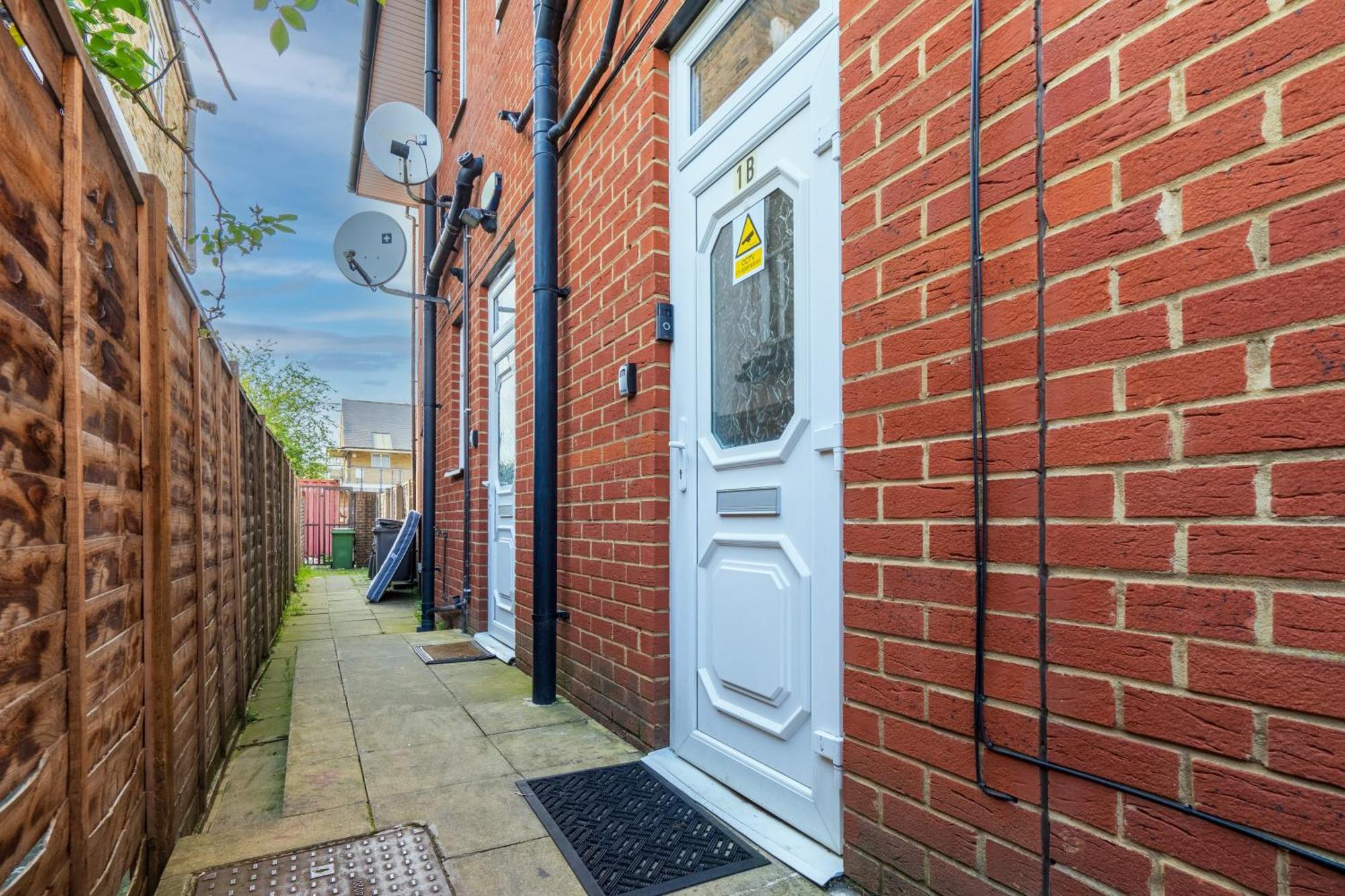 Modern 2 Bedroom Apartment In Mitcham, London Ngoại thất bức ảnh