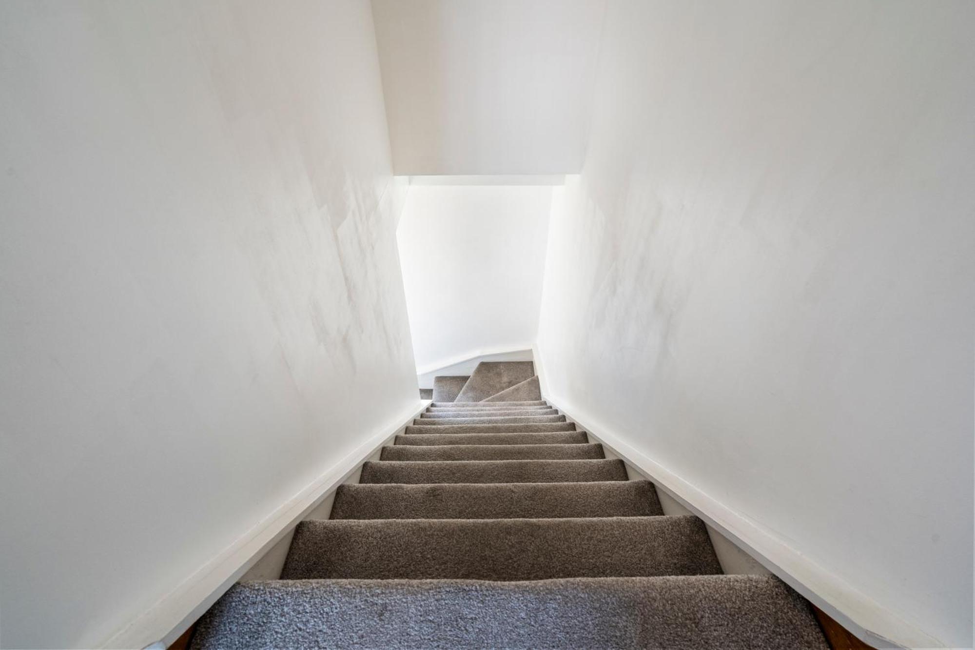 Modern 2 Bedroom Apartment In Mitcham, London Ngoại thất bức ảnh