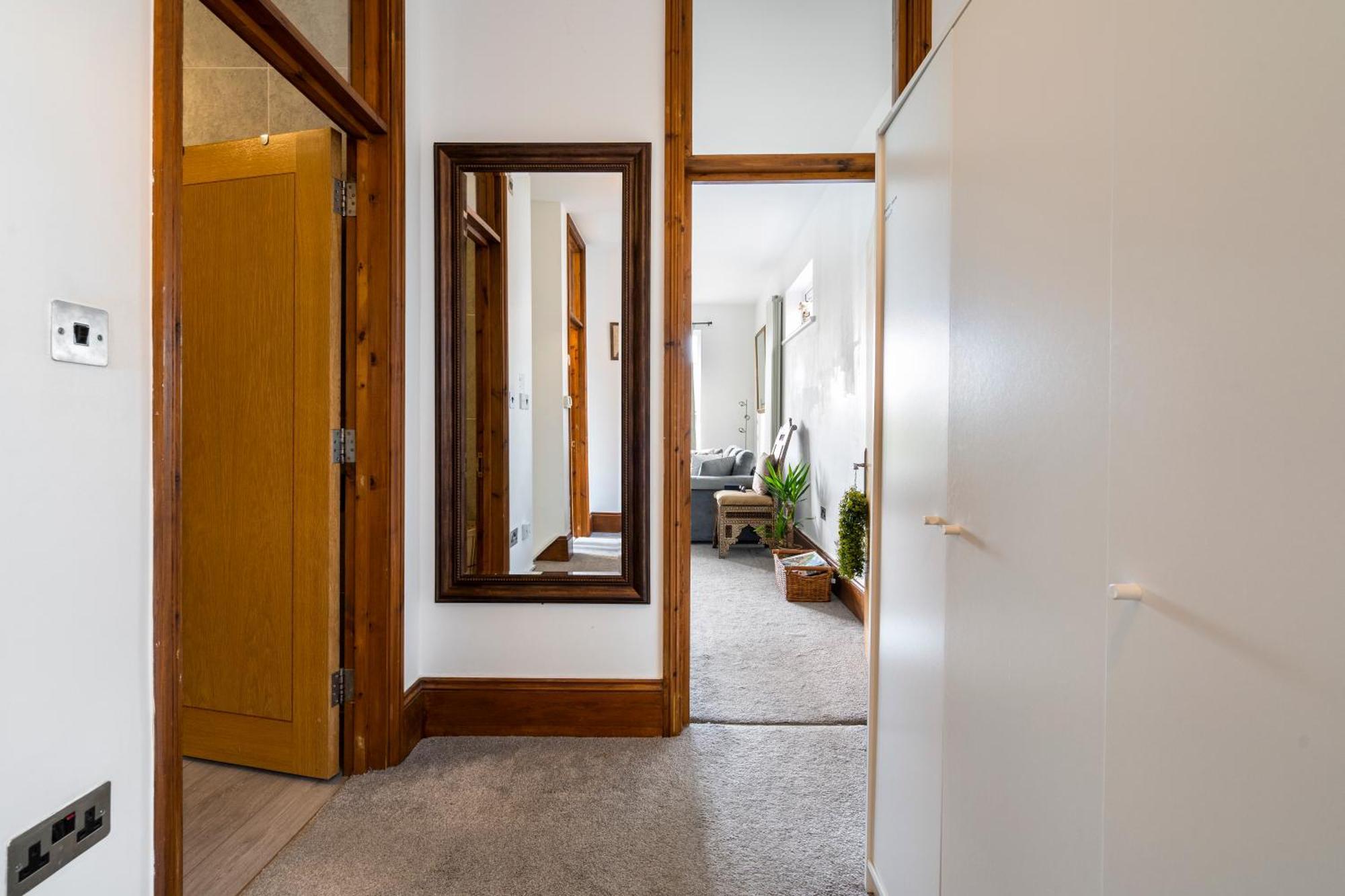 Modern 2 Bedroom Apartment In Mitcham, London Ngoại thất bức ảnh