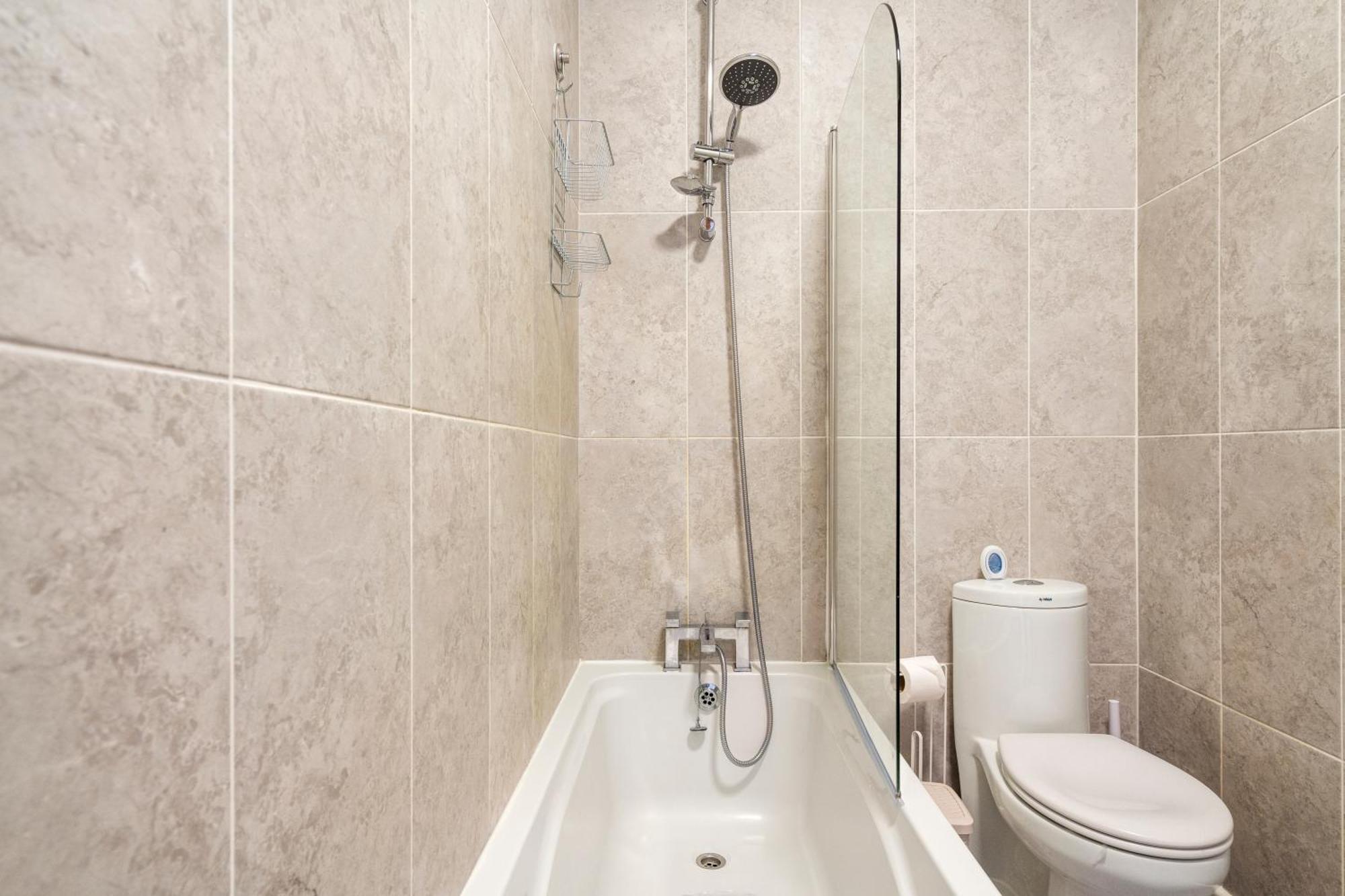 Modern 2 Bedroom Apartment In Mitcham, London Ngoại thất bức ảnh