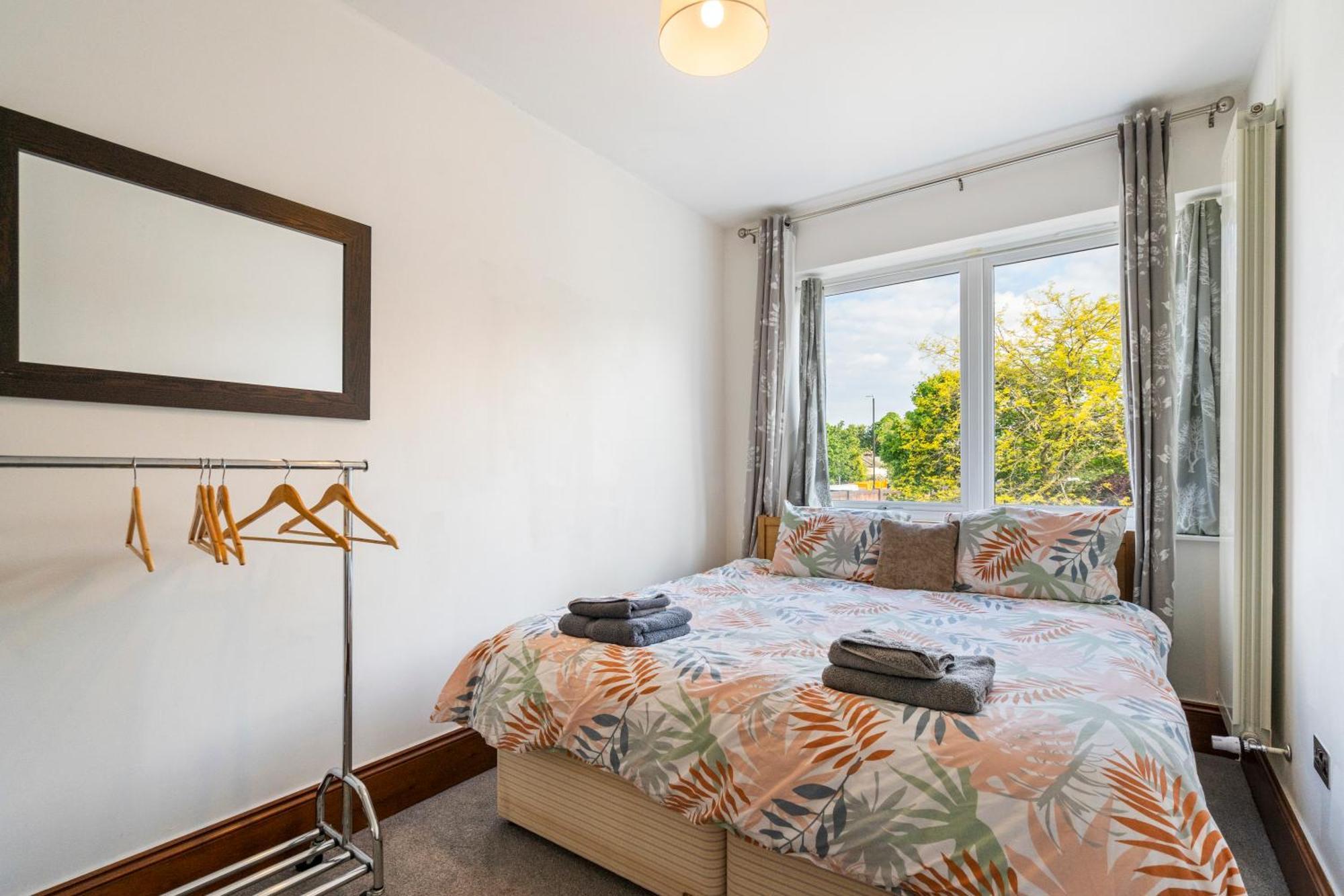 Modern 2 Bedroom Apartment In Mitcham, London Ngoại thất bức ảnh