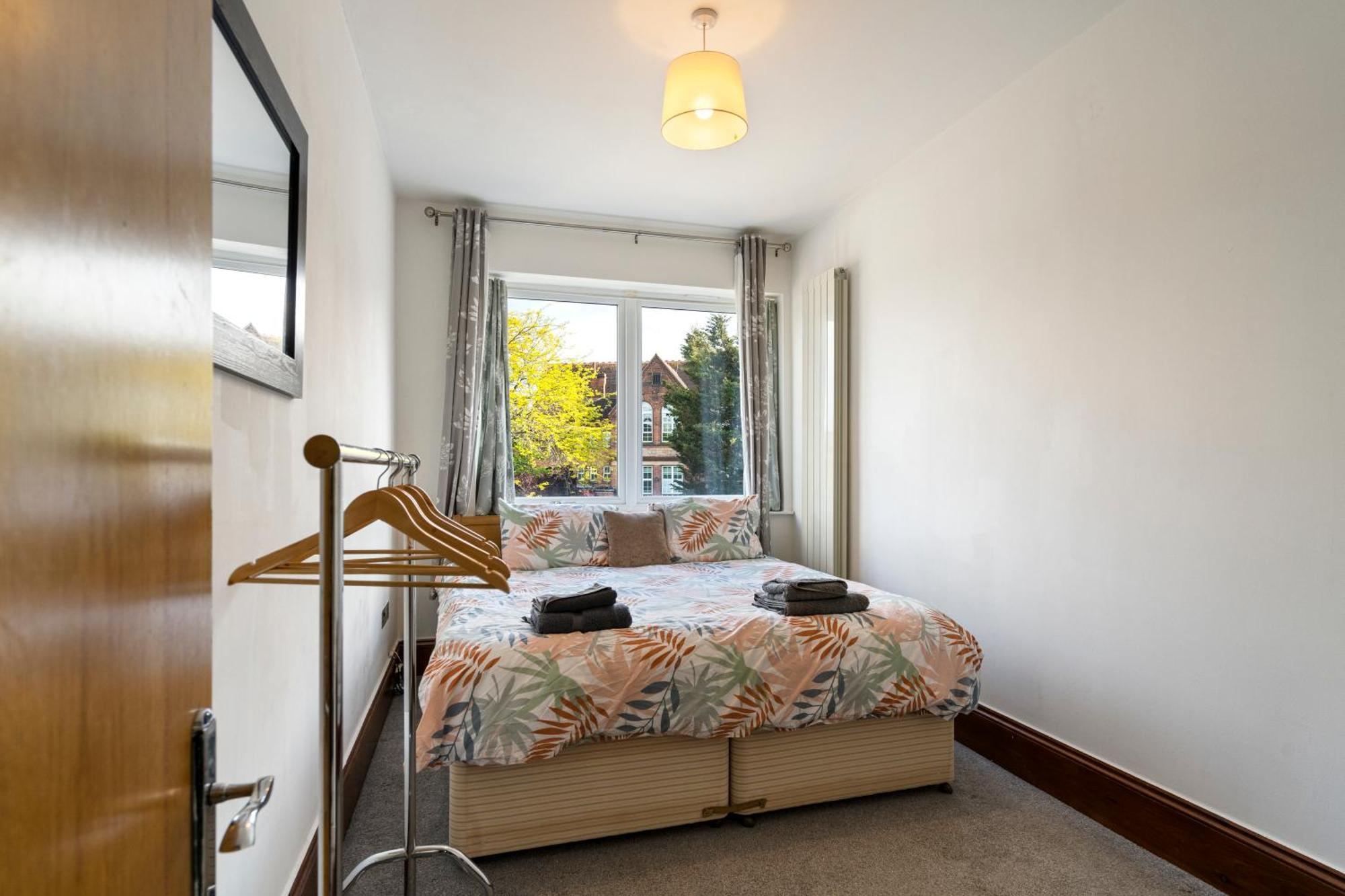 Modern 2 Bedroom Apartment In Mitcham, London Ngoại thất bức ảnh